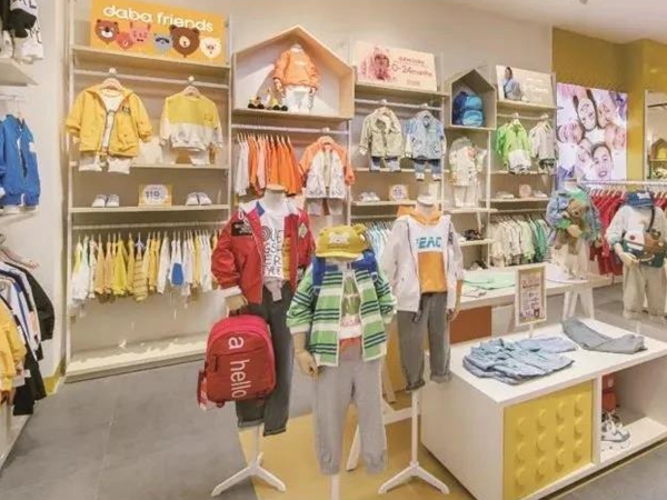 达巴童装店铺展示