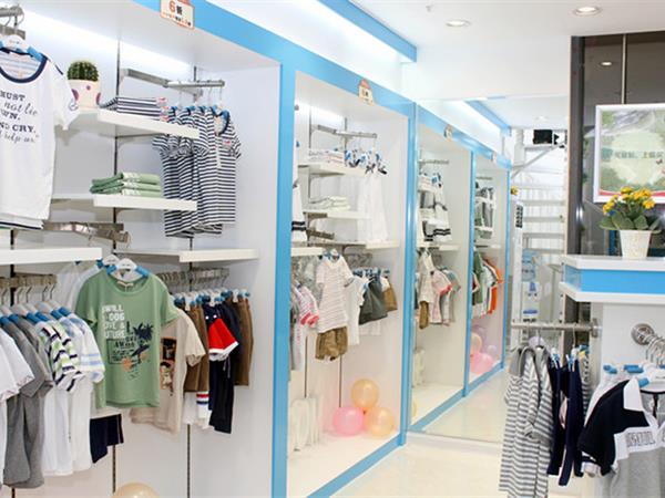 曼德夫童装店铺展示