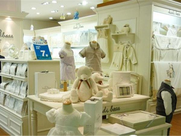 卡迪熊童装店铺展示
