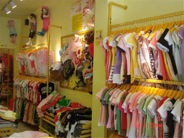 阿拉巴拉童装店铺展示