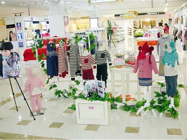 甜心皇冠童装店铺展示