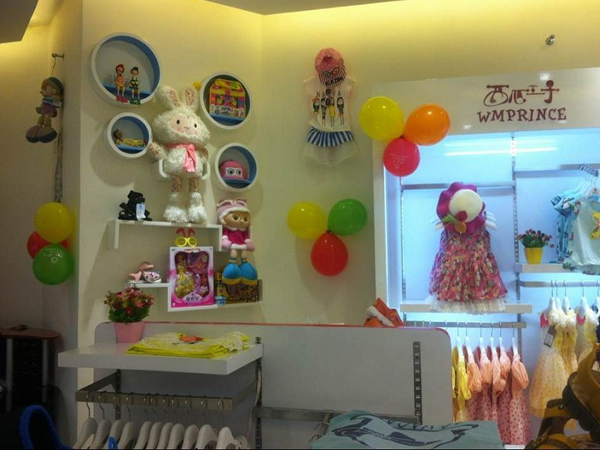 西瓜王子童装店铺展示