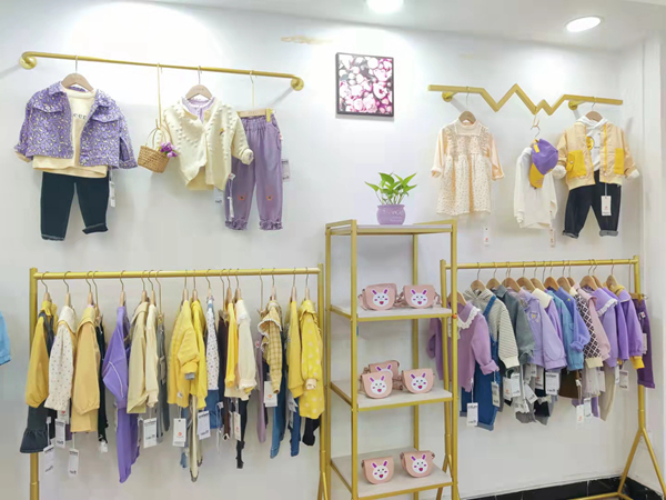 哆咪印象童装店铺展示