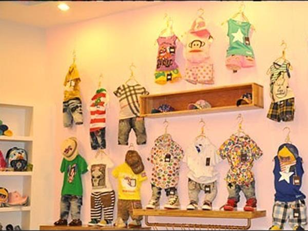 稻娃童装店铺展示