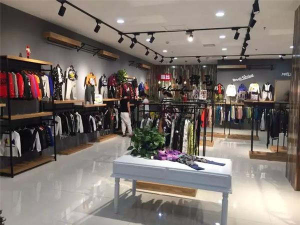 酷比小捍马童装店铺展示