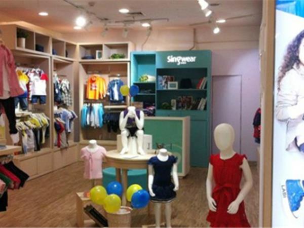 欣薇尔童装店铺展示