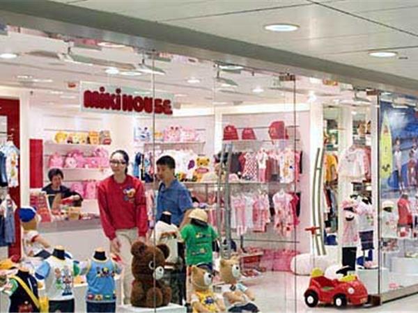 MIKI HOUSE童装店铺展示