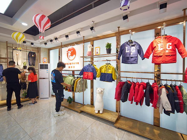 喜洋洋童装店铺展示