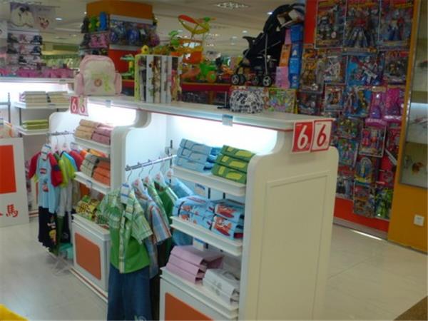 吉卜马童装店铺展示