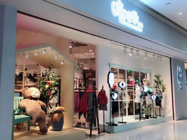 咔哇咿童装店铺展示