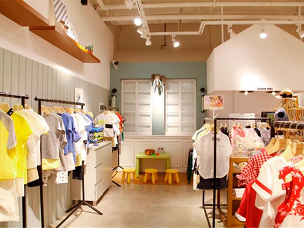 香蕉宝贝童装店铺展示