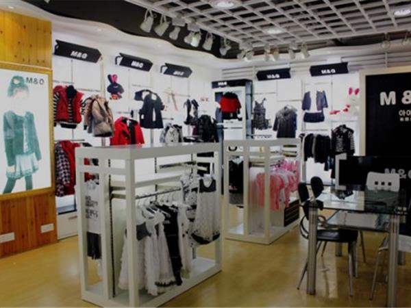 麦秋童装店铺展示