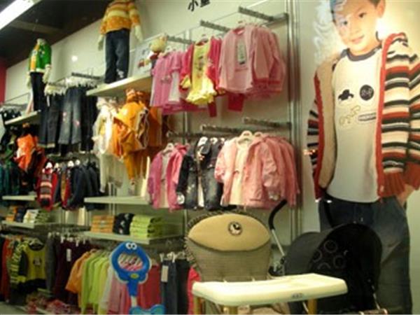 小丰龙童装店铺展示
