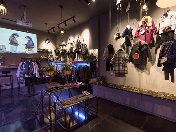 苹果橙童装店铺展示