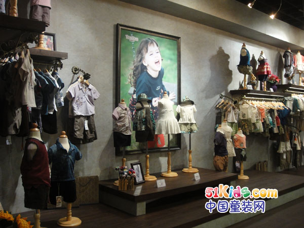 汤姆故事童装店铺展示