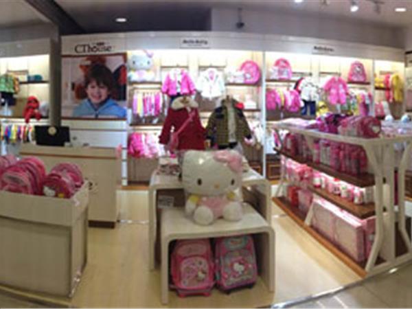 HELLO KITTY童装店铺展示