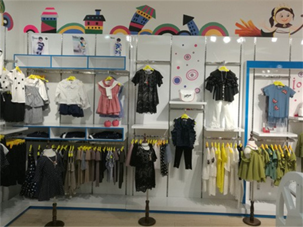 魔法叮铛童装店铺展示