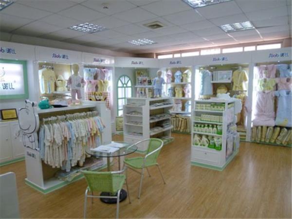 诺比童装店铺展示