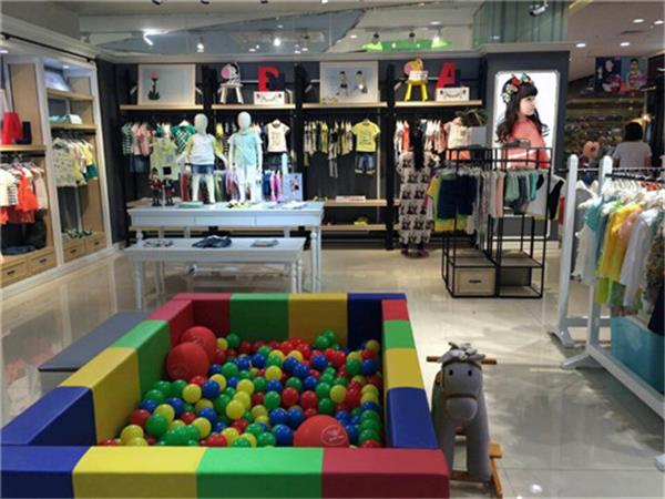 阿杰邦尼童装店铺展示