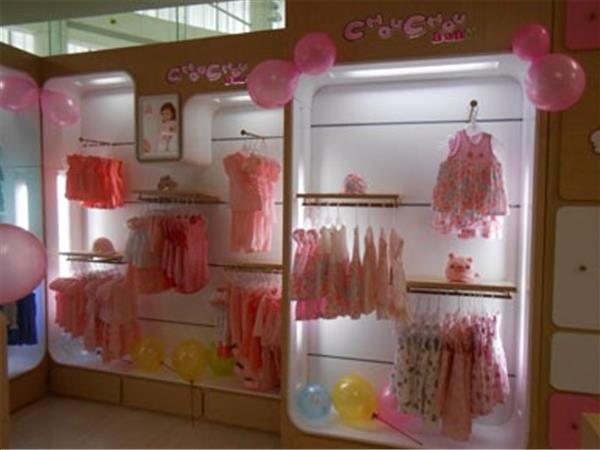 丑丑童装店铺展示