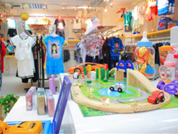 阳光衣派童装店铺展示