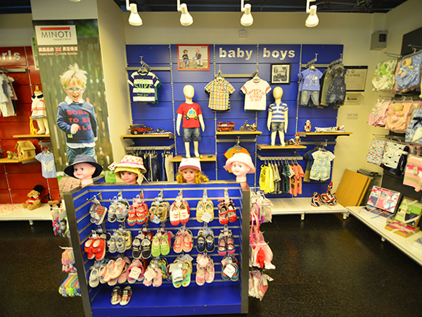 米诺特童装店铺展示