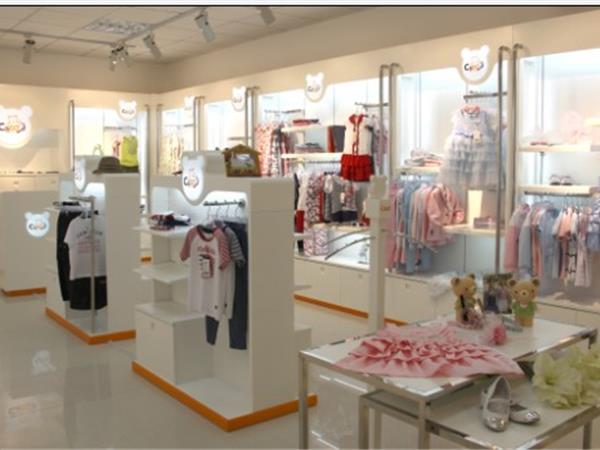 可米熊童装店铺展示