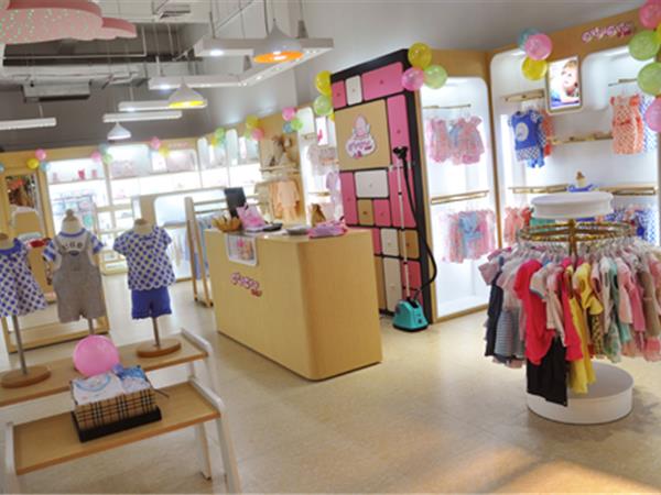 丑丑童装店铺展示