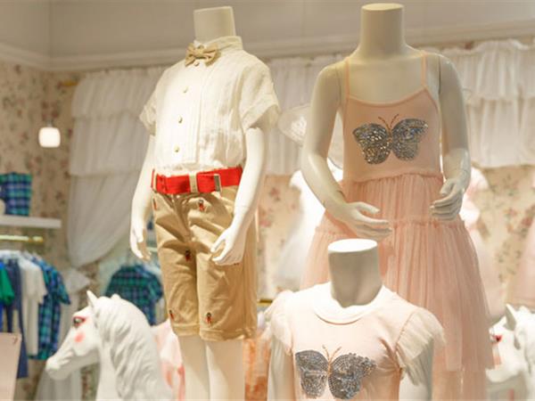 小淑女与约翰童装店铺展示