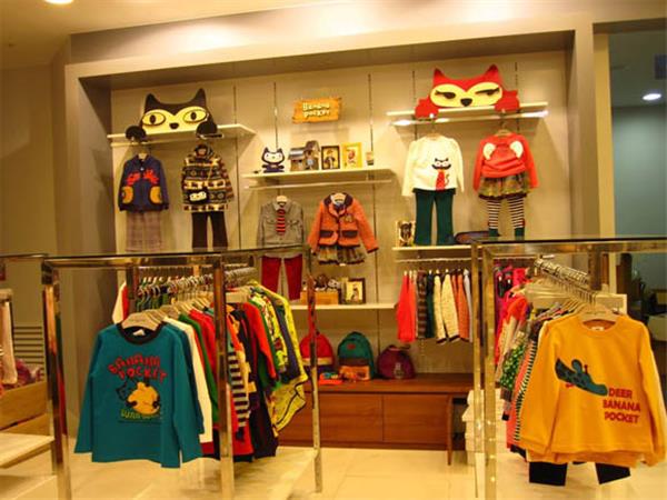 芭拿娜服酷童装店铺展示