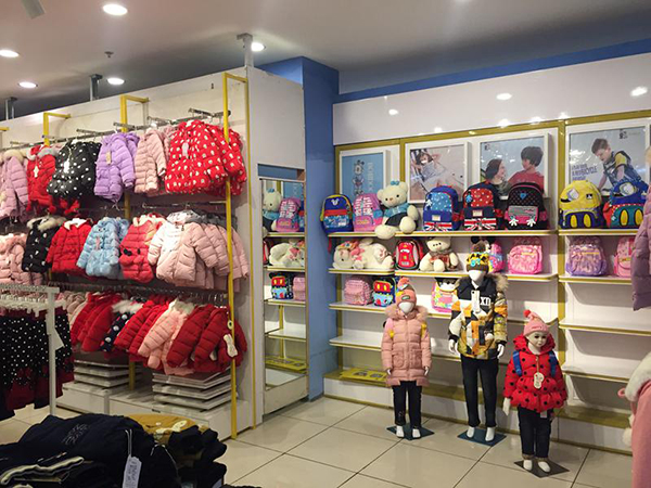 波姆熊童装店铺展示