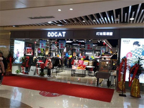 叮当猫潮童童装店铺展示
