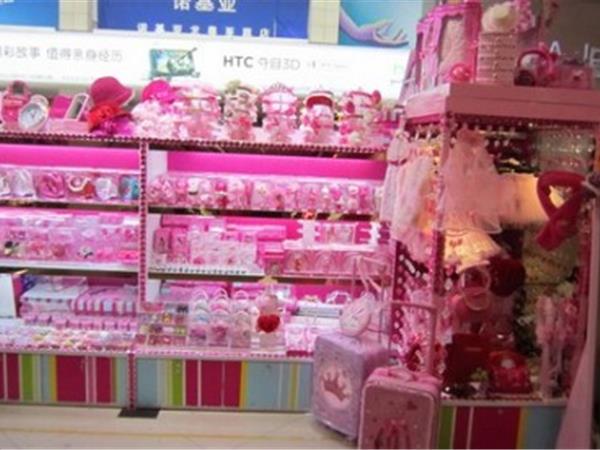 粉美儿童装店铺展示