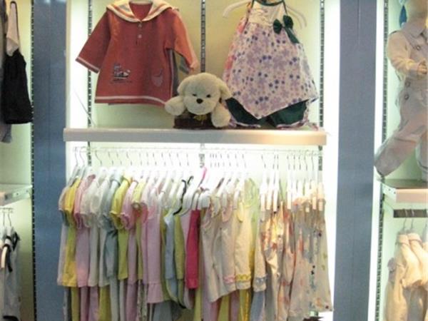 凡爱宝贝童装店铺展示