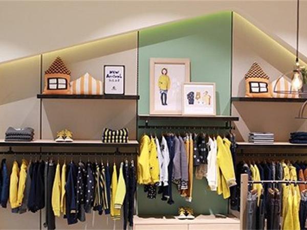 童优会童装店铺展示