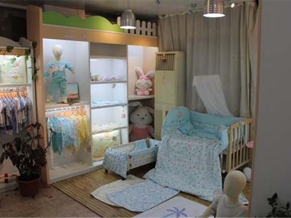 雅培童装店铺展示