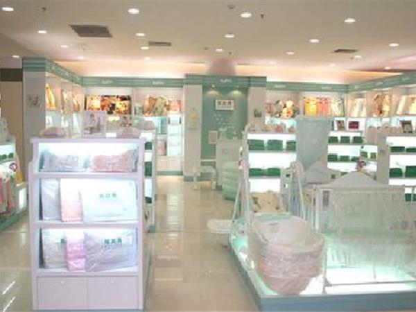 哥比兔童装店铺展示
