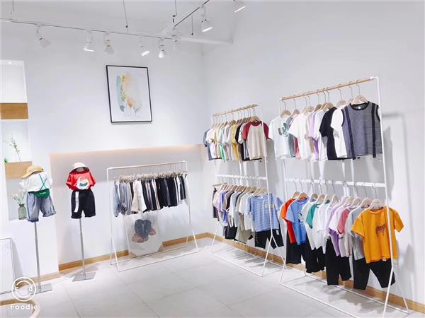 洛小米童装店铺展示