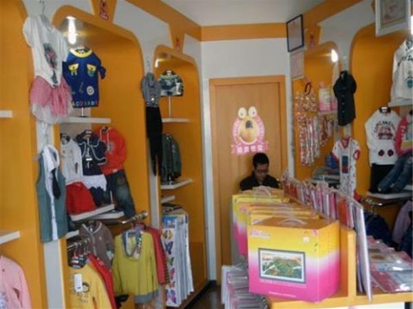 精灵世纪童装店铺展示