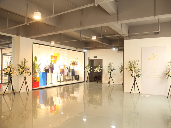 林馨儿童装店铺展示