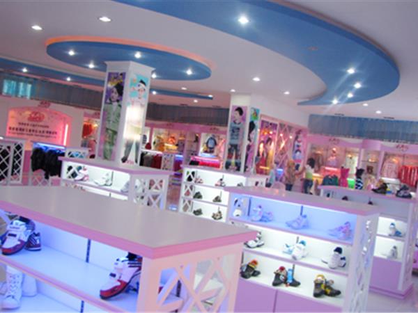 卡希奇童装店铺展示