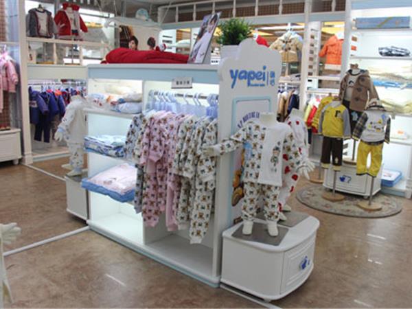 雅培童装店铺展示