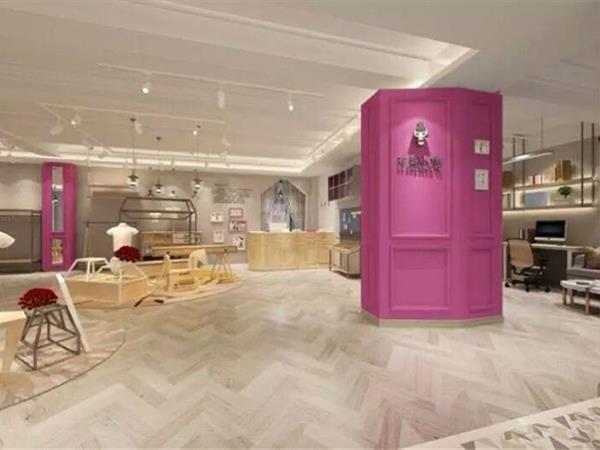布岛小伊童装店铺展示