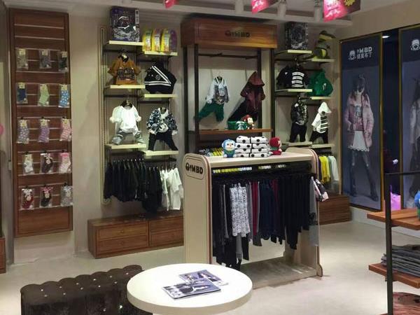 提莫布丁童装店铺展示
