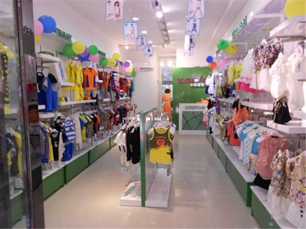 中阁娃娃童装店铺展示