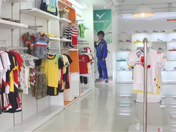 足友童装店铺展示