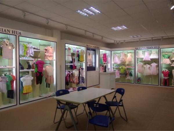 娜样年华童装店铺展示