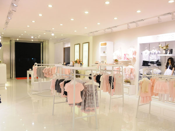 欧可童装店铺展示