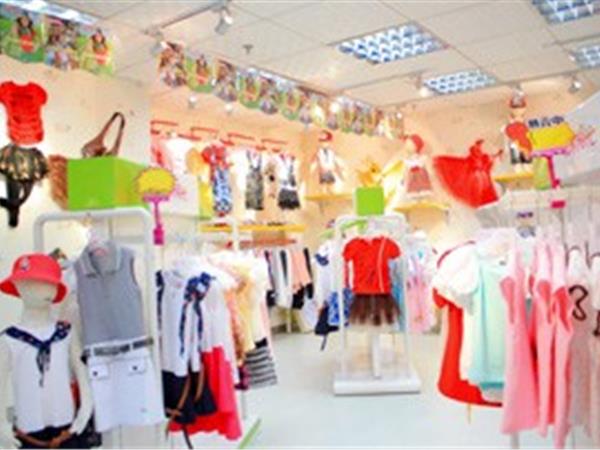 阳光衣派童装店铺展示