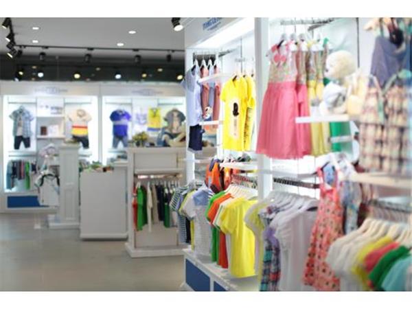 童乐坊童装店铺展示